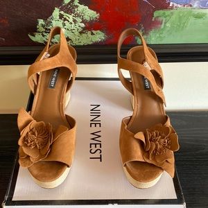 Nine West Brown Flower Suede Sandal Size 10